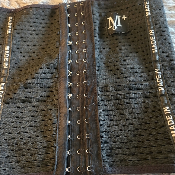 M+ Waist Trainer for Women Slimmer Corset Body Size Med/Large - Picture 3 of 10